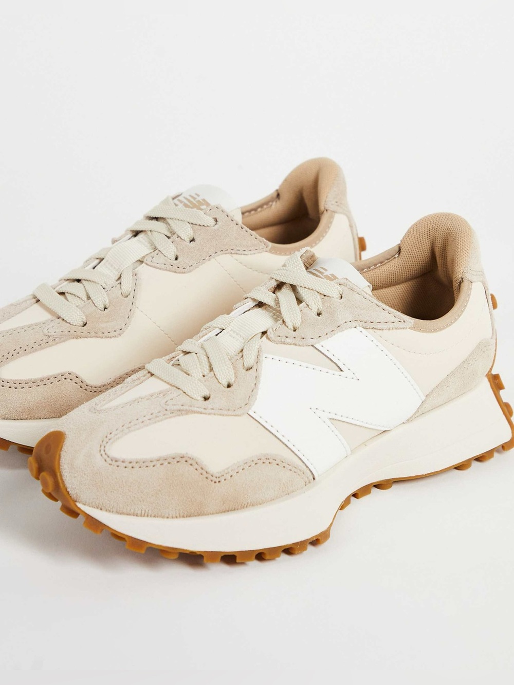 New Balance 327 Sneakers in Oatmeal and White Women’s Size 8.5- Men’s Size 7